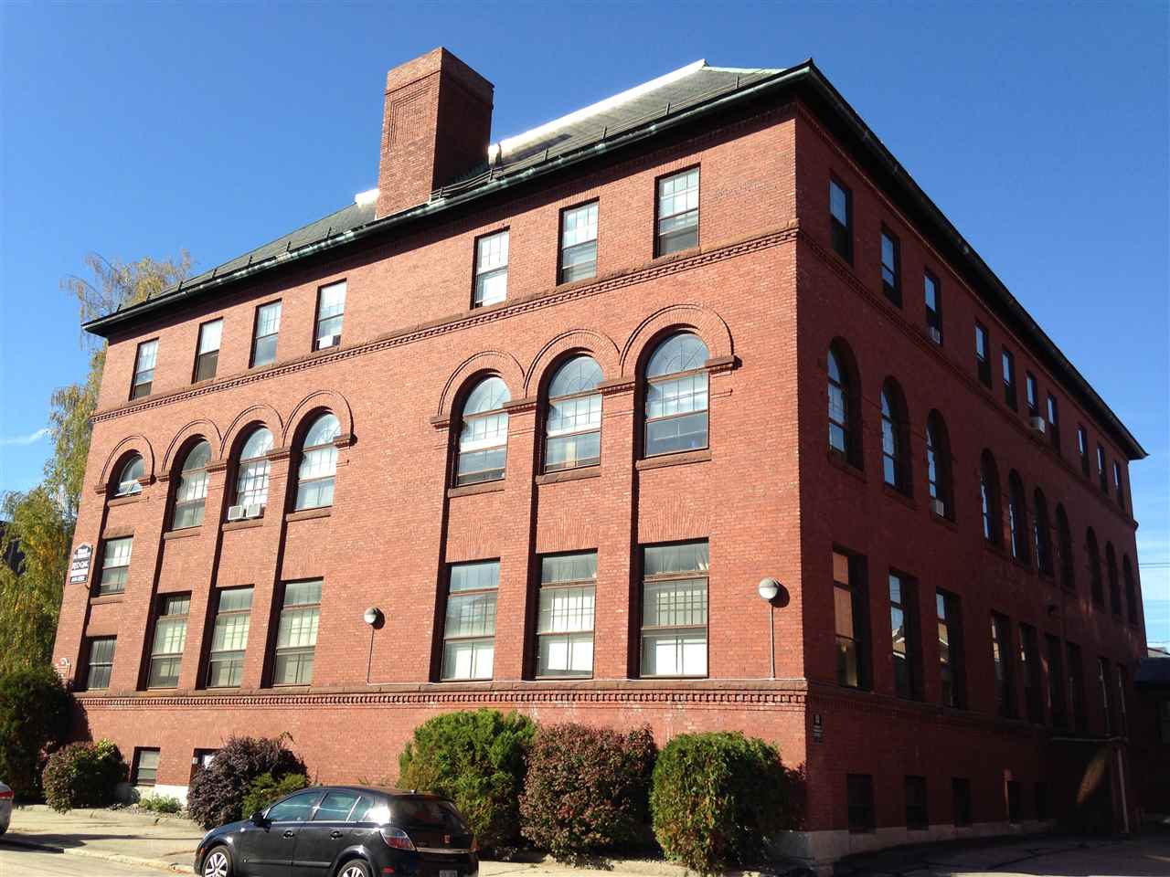 521 Pine Street, Manchester, NH 03103