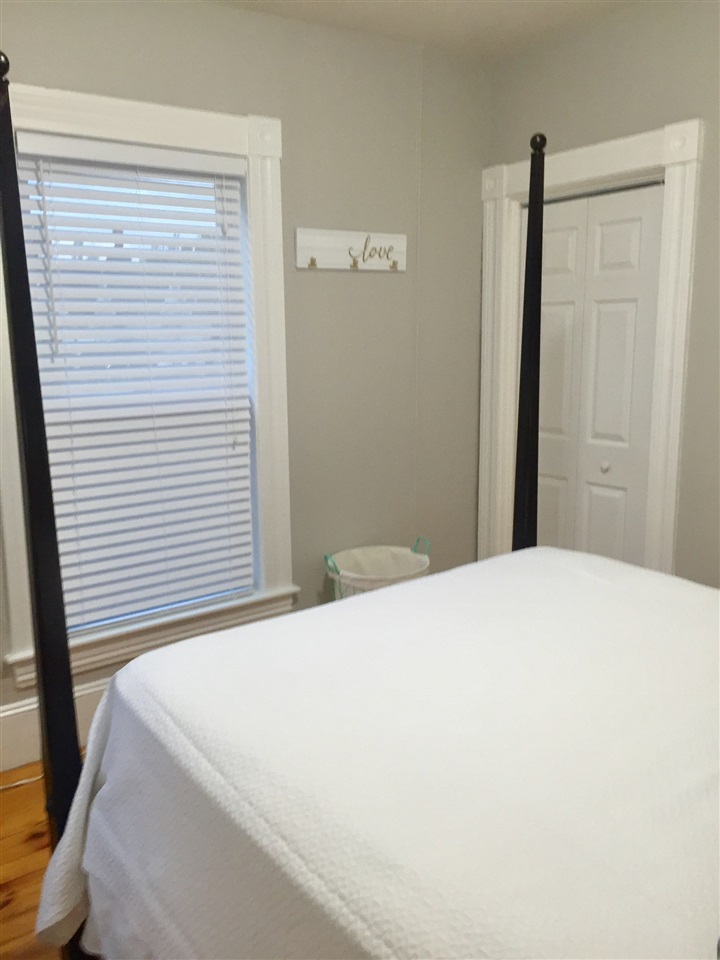 792 Grove Street, Manchester, NH 03103