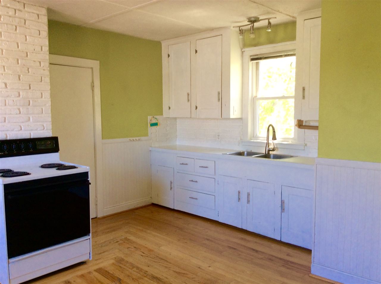 595 Pine Street, Manchester, NH 03104