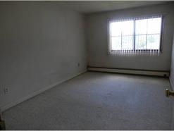 134 Mammoth Rd, Hooksett, NH 03106
