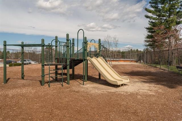 130 Mammoth Road, Hooksett, NH 03106