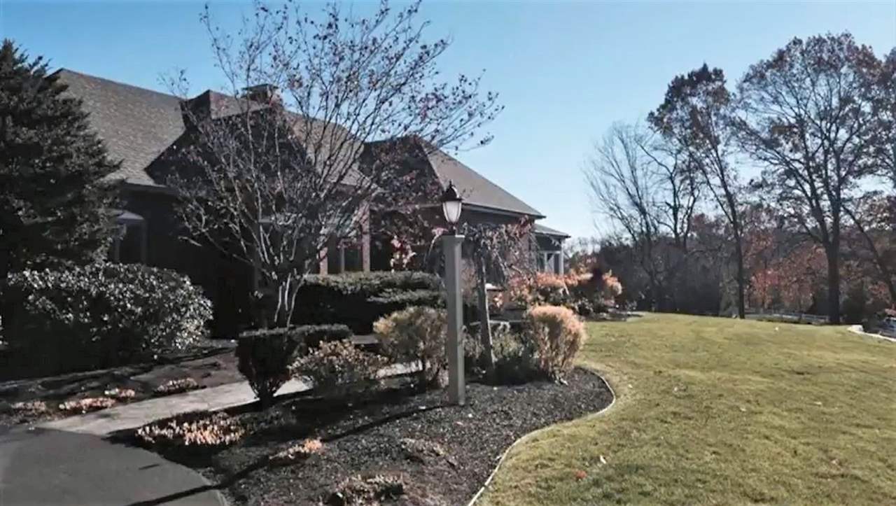 5 Steeple View Lane, Bedford, NH 03110