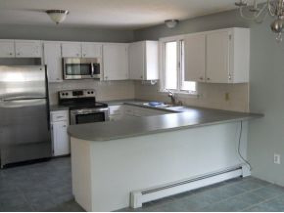 16 Hazen Road, Bedford, NH 03110