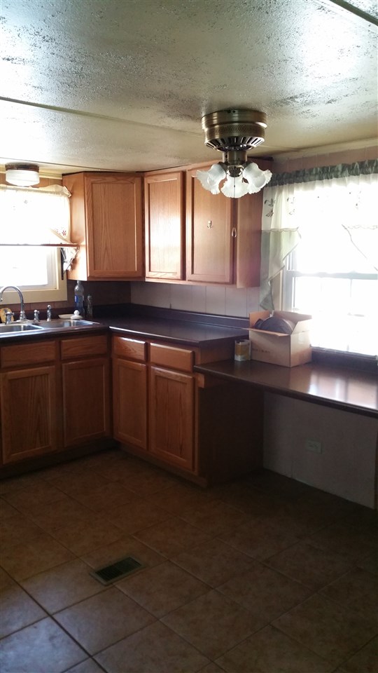 8 Ivy Lane, Franklin, NH 03225