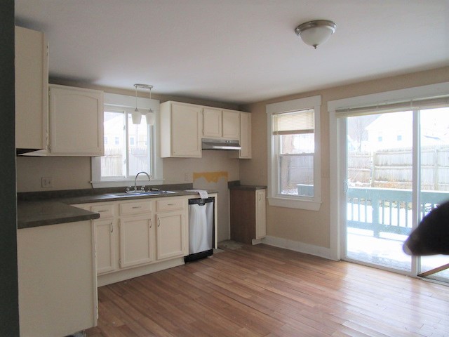 27 Clinton StLaconia, NH, 03246Belknap County