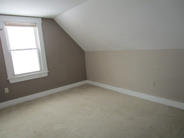 27 Clinton StLaconia, NH, 03246Belknap County