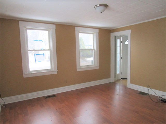 27 Clinton StLaconia, NH, 03246Belknap County