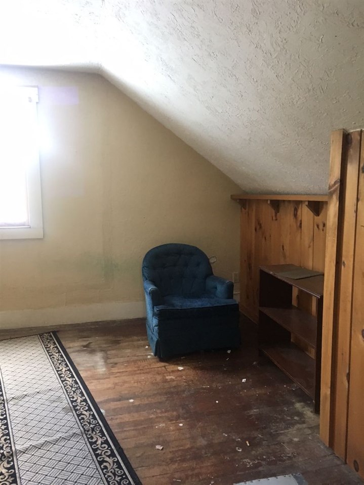 17 Lake Tarleton Road, Warren, NH 03279