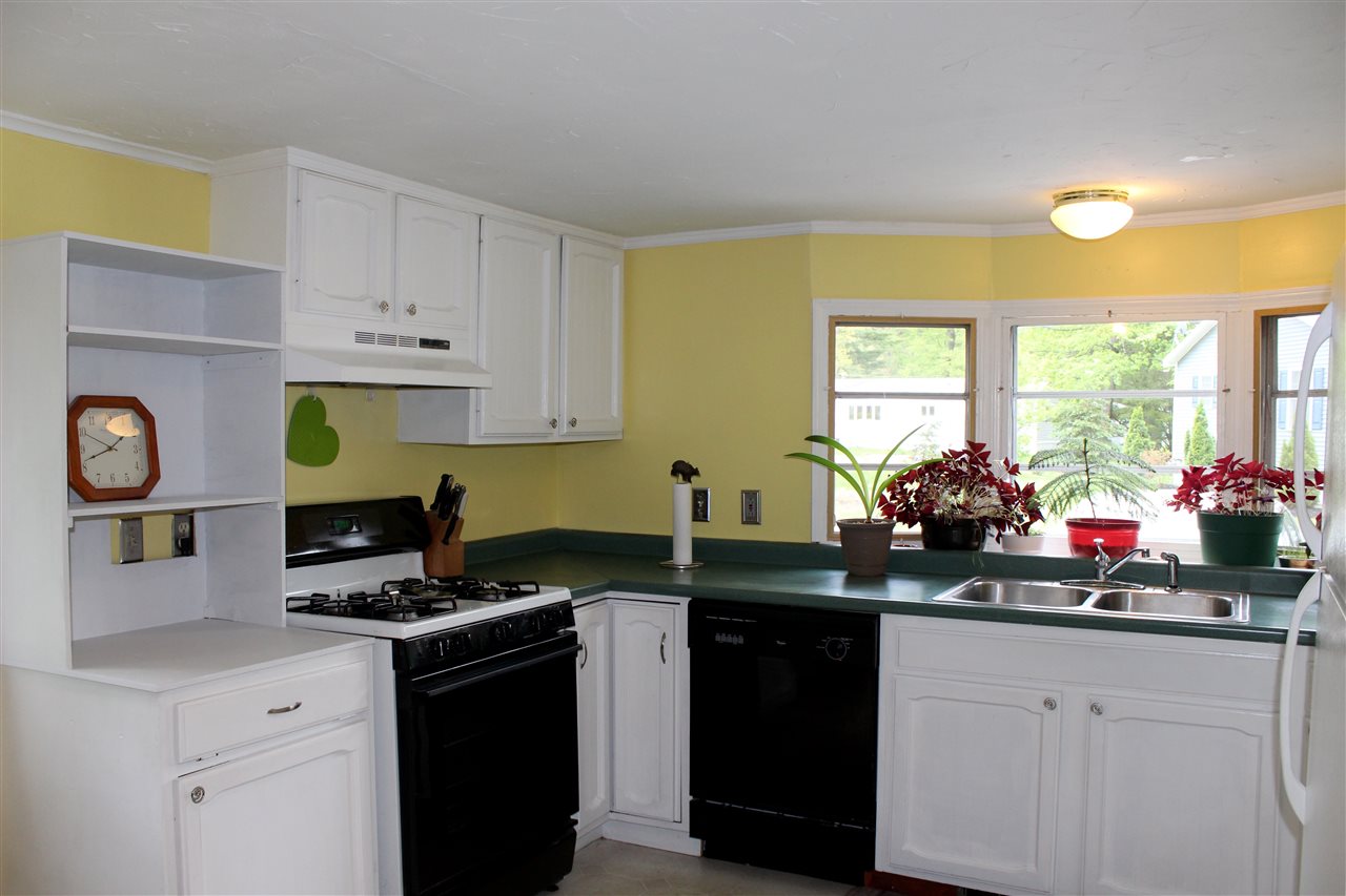 37 Crestwood Drive, Concord, NH 03301