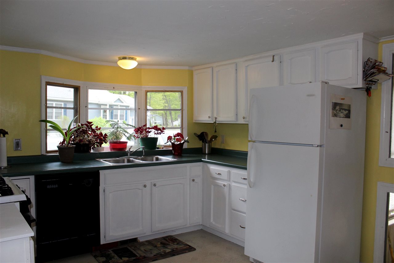 37 Crestwood Drive, Concord, NH 03301