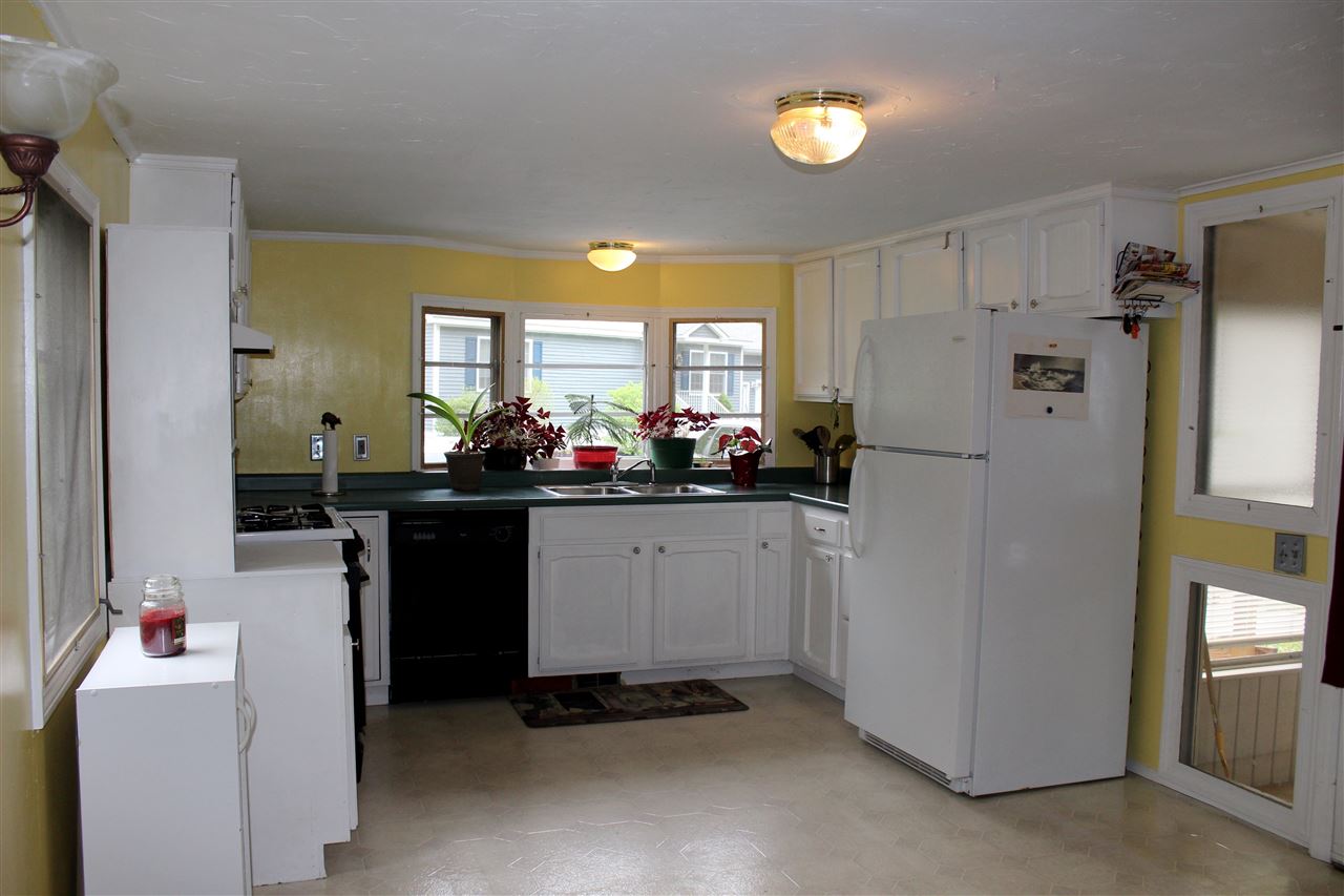 37 Crestwood Drive, Concord, NH 03301