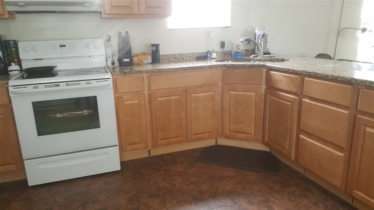 31 Cedar St, Hinsdale, NH 03451