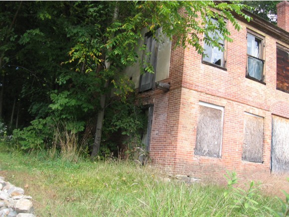 16 Chapel Street, Winchester, NH 03470