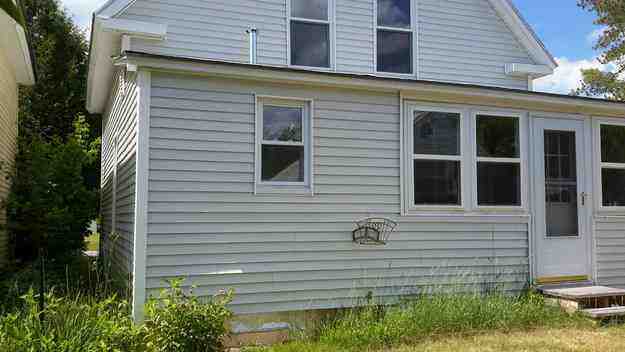 52 Carleton StLittleton, NH, 03561Grafton County