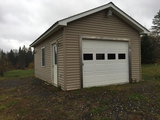 174 E Colebrook RdColebrook, NH, 03576Coos County