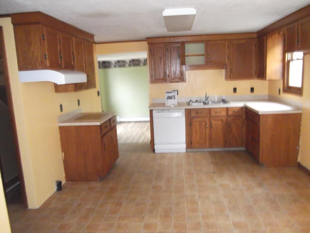29 Titus Hill Rd, Colebrook, NH 03576
