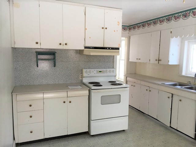 19 Grove StLancaster, NH, 03584Coos County