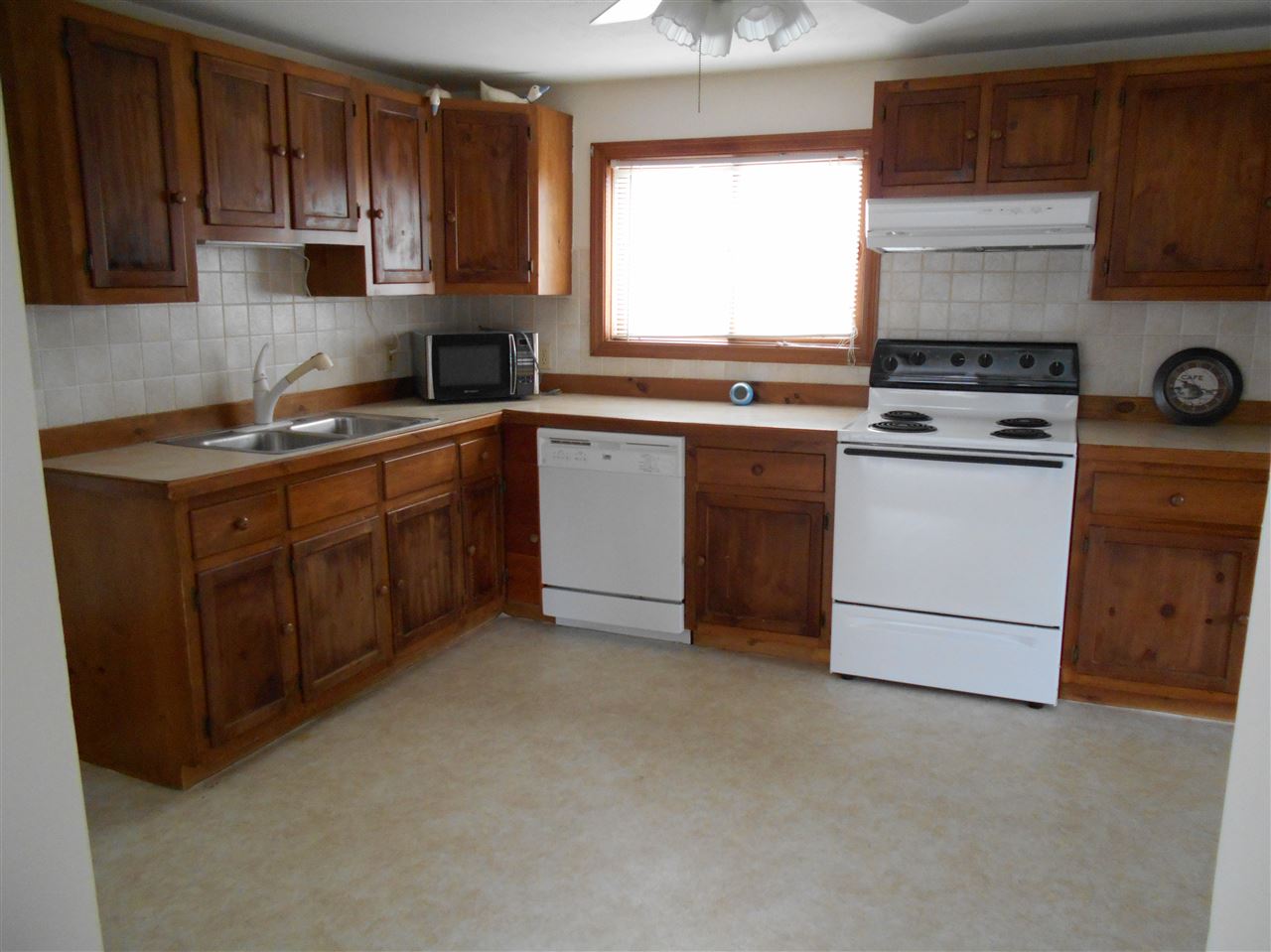 36 Elm Street, Whitefield, NH 03598
