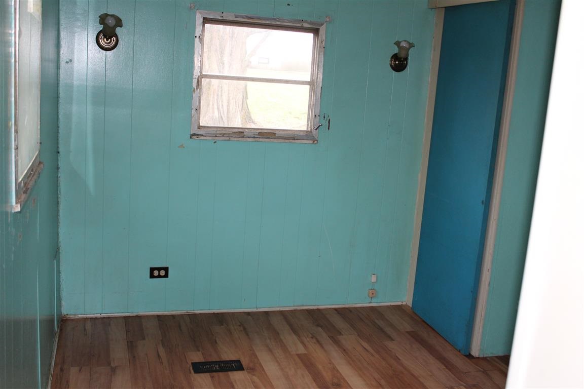6 Puckershire Ave, Claremont, NH 03743