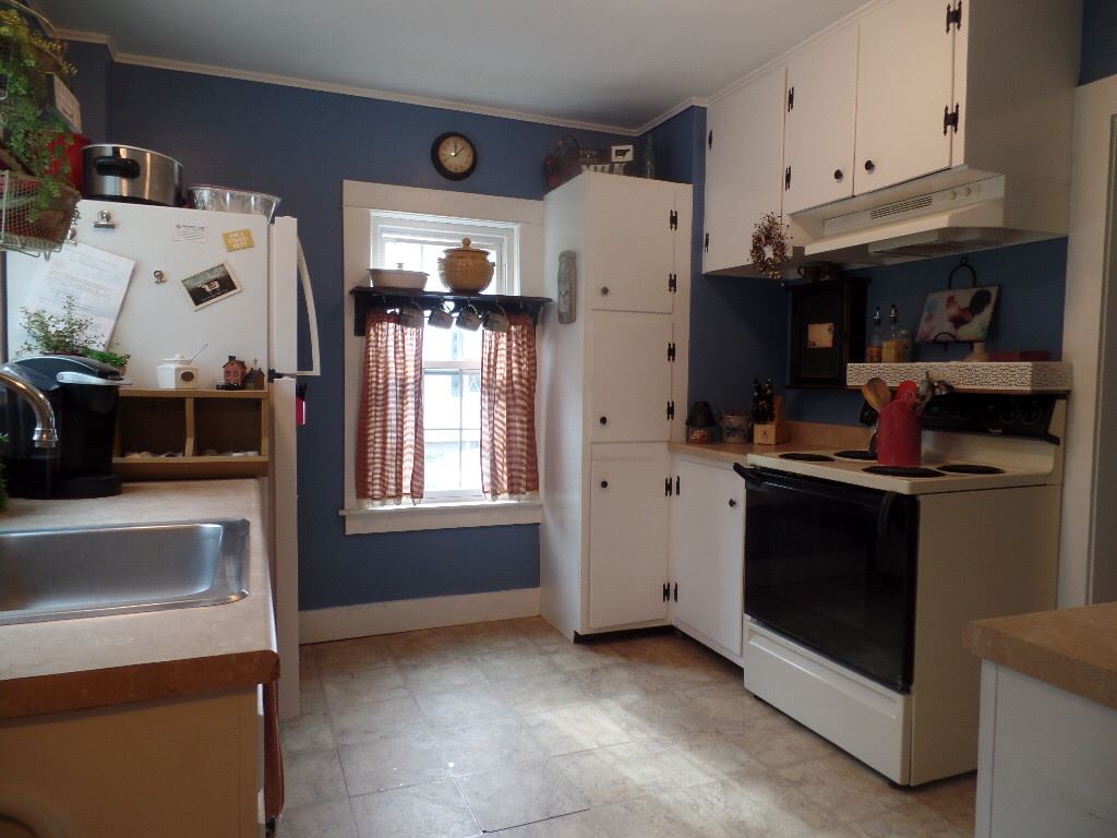 64 Park Avenue, Claremont, NH 03743