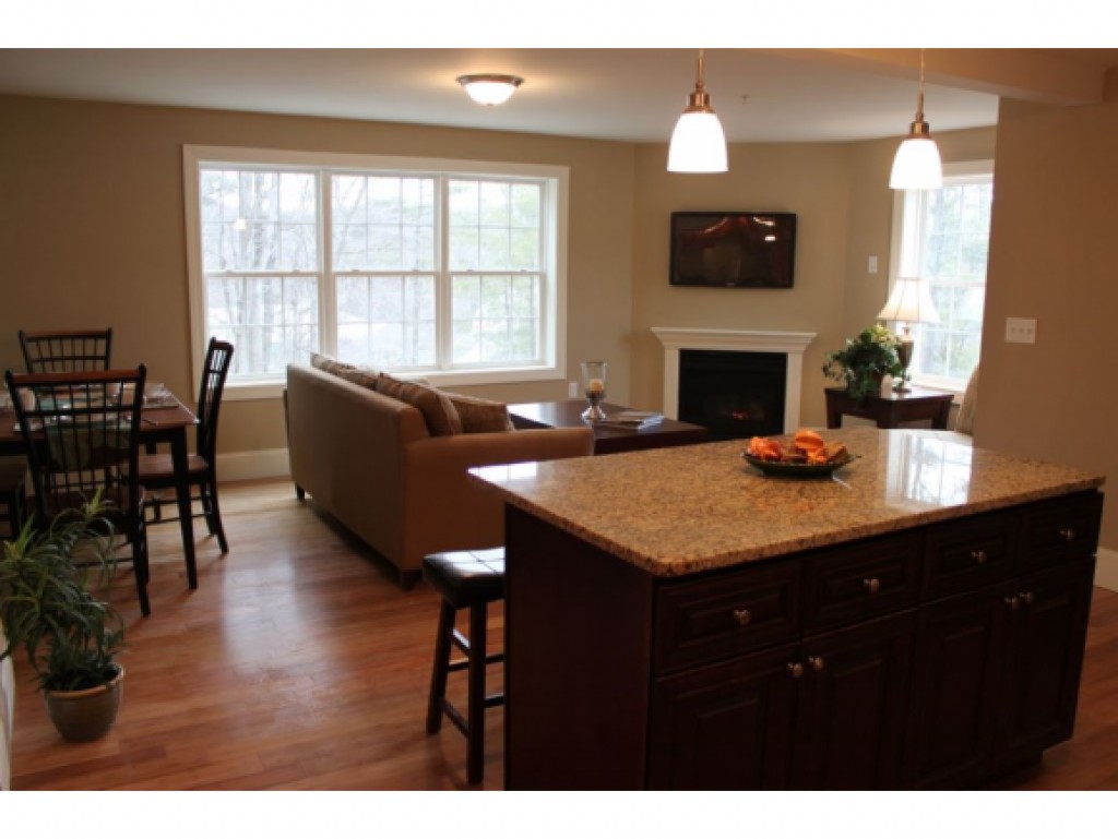 37 Mountainview Drive Drive, Lebanon, NH 03766