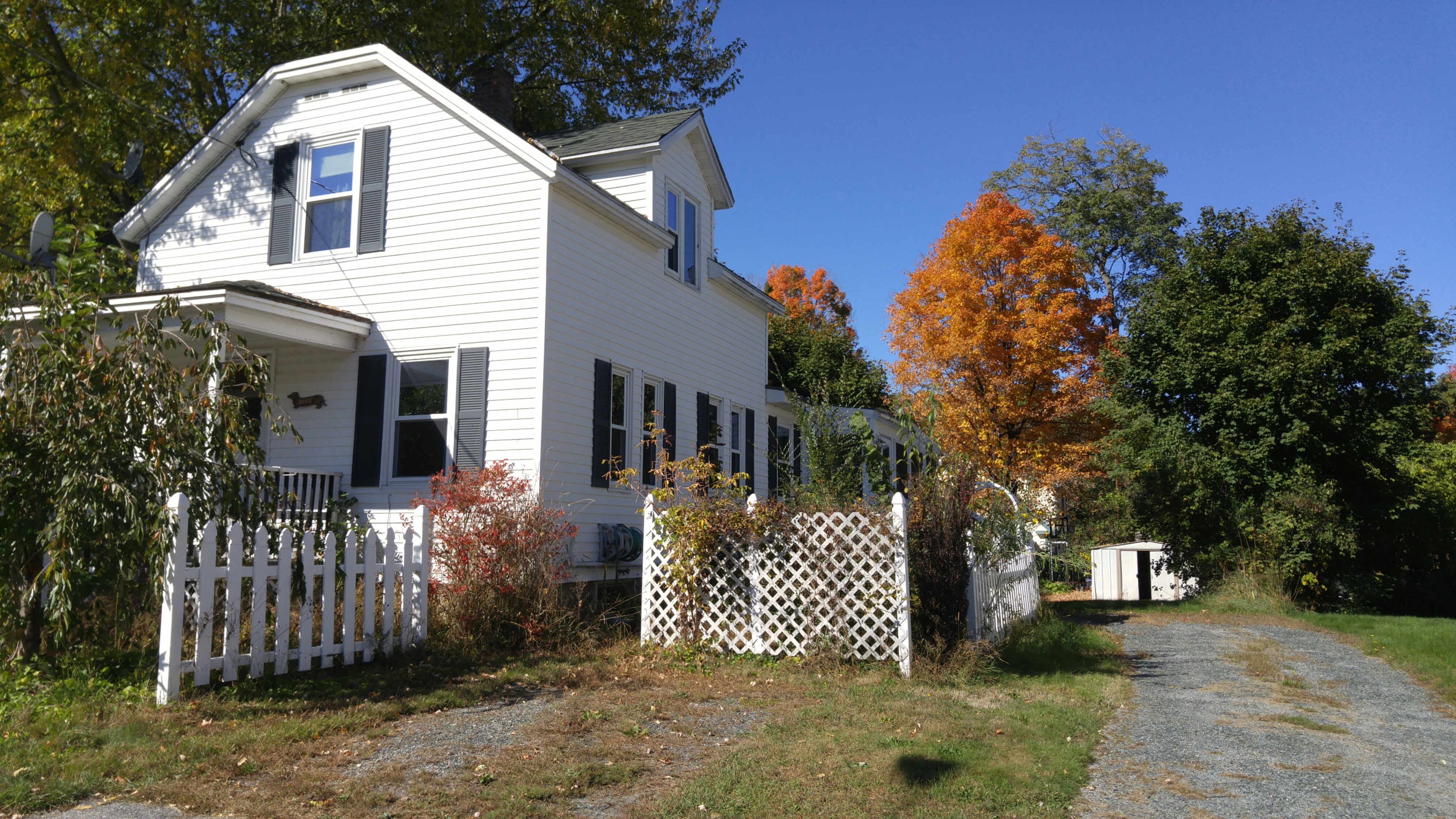 39 Syndicate St, Newport, NH 03773