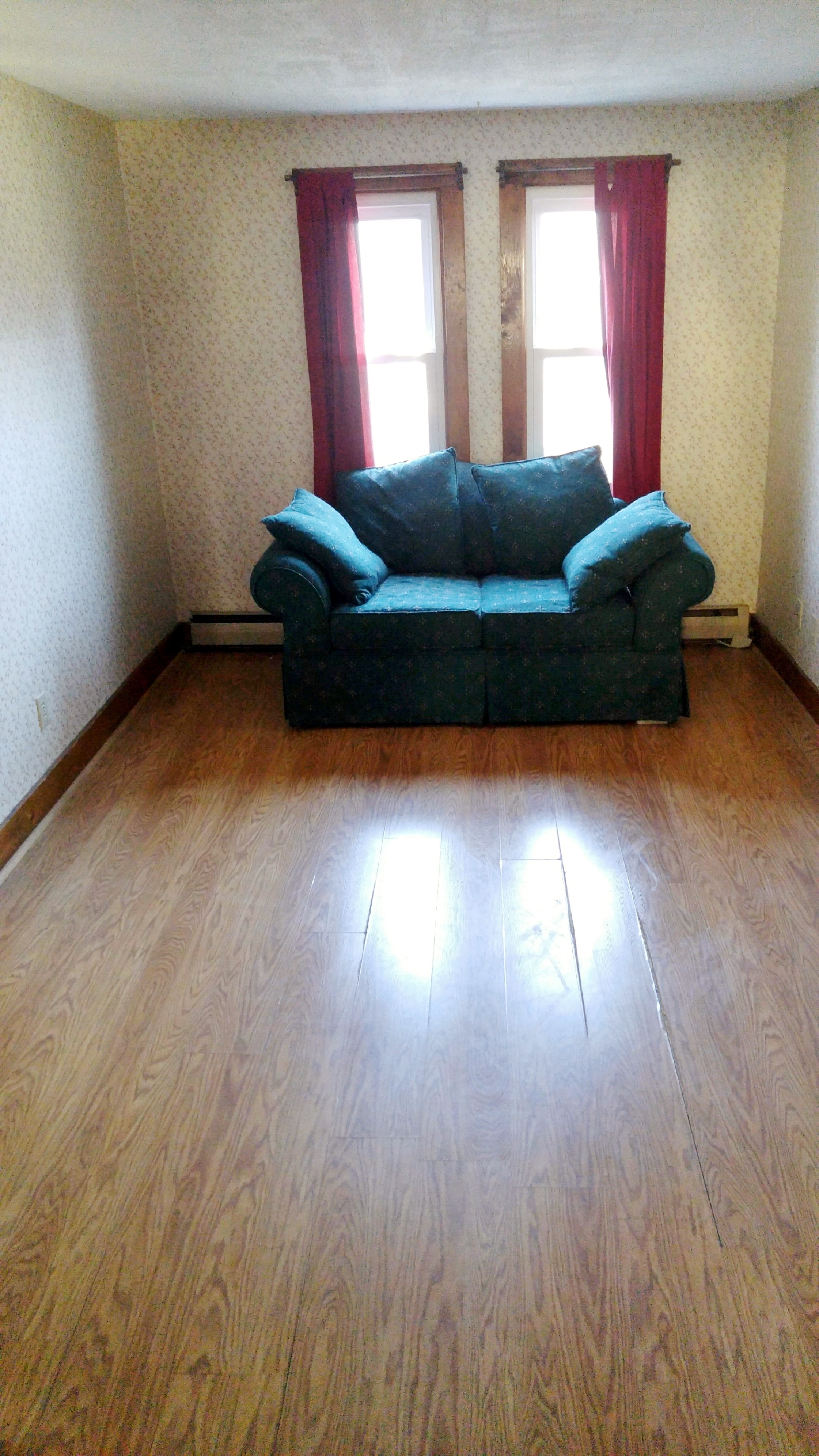 39 Syndicate St, Newport, NH 03773