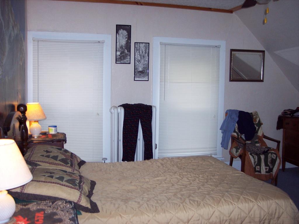 24 Summer St, Newport, NH 03773