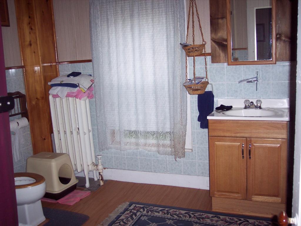 24 Summer St, Newport, NH 03773