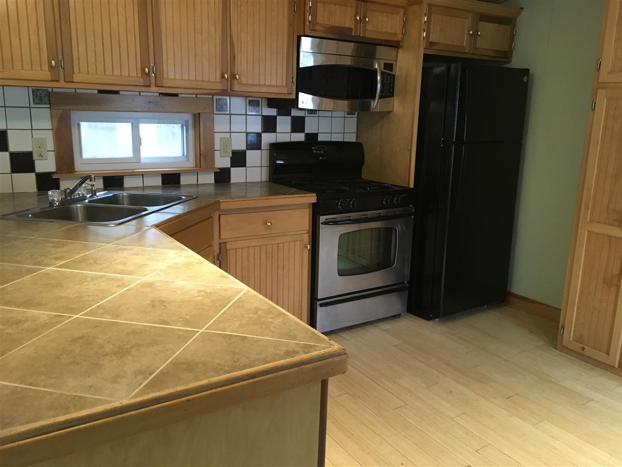 12 Mayflower Lane, Ossipee, NH 03814