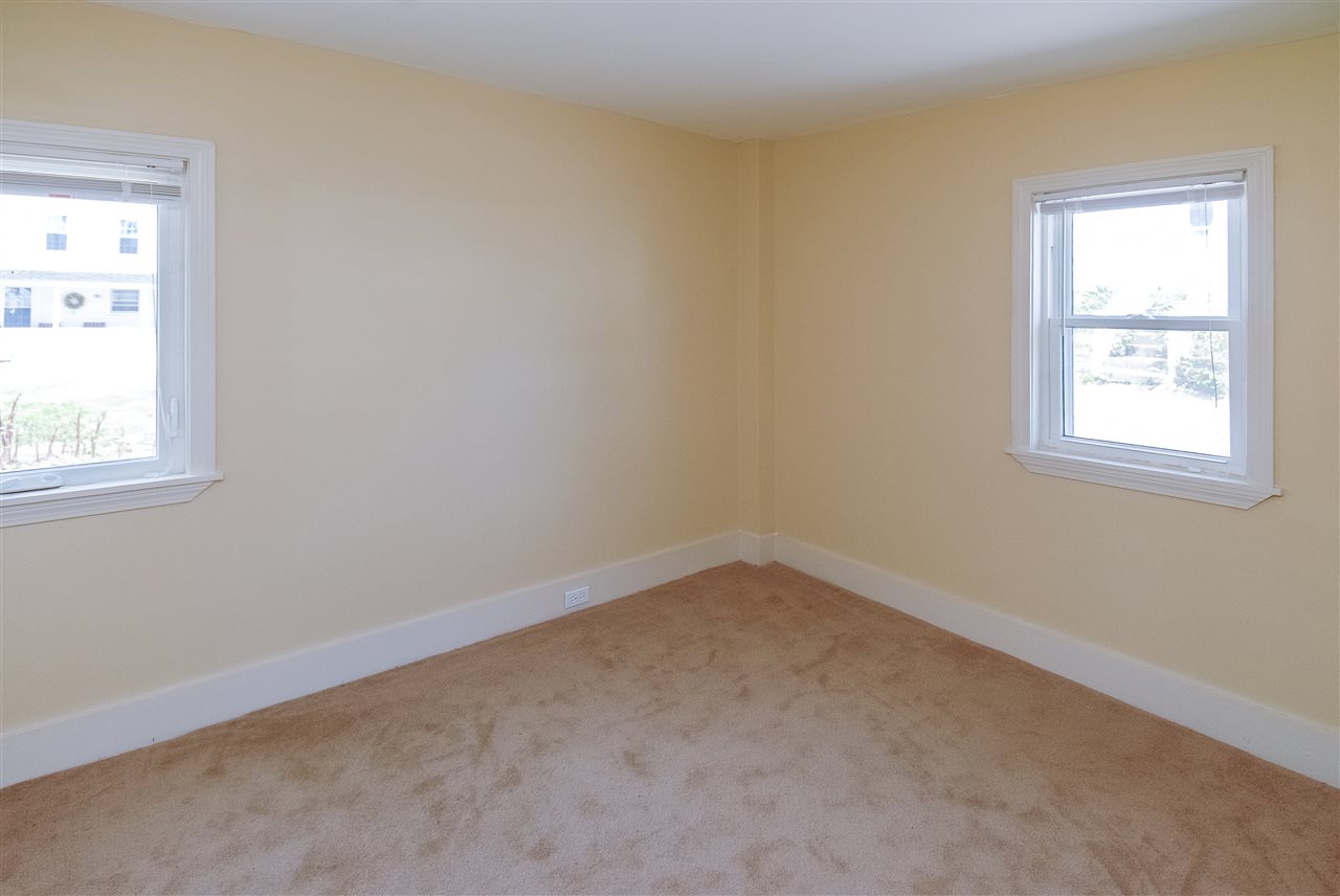 10 Crescent Street, Farmington, NH 03835