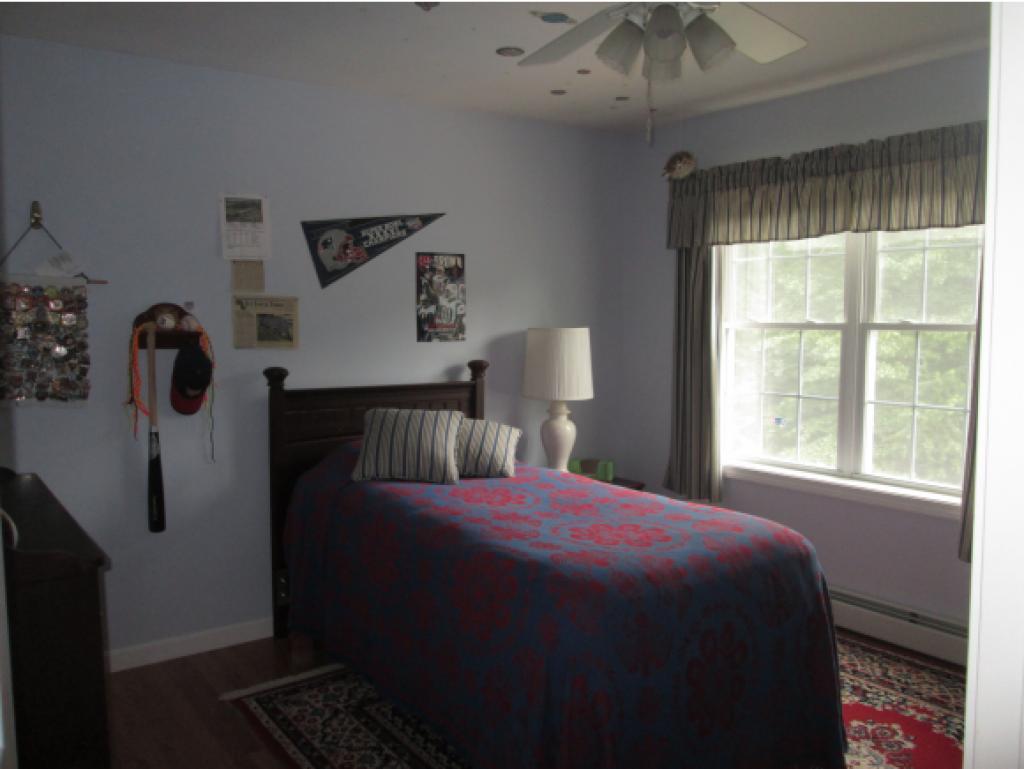 70 Ellyson Ave, Hampstead, NH 03841