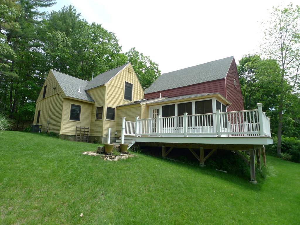 22 Cheney Road, Kingston, NH 03848
