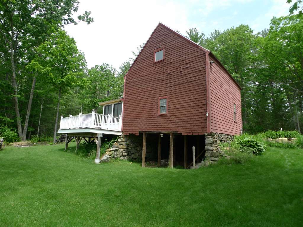 22 Cheney Road, Kingston, NH 03848