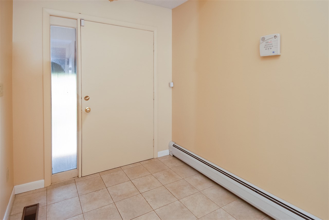 15 Moody Point Drive, Newmarket, NH 03857