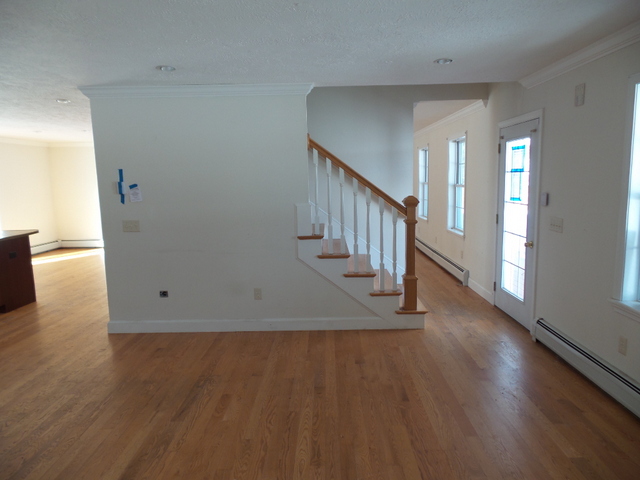 3 Davis LnLee, NH, 03861Strafford County