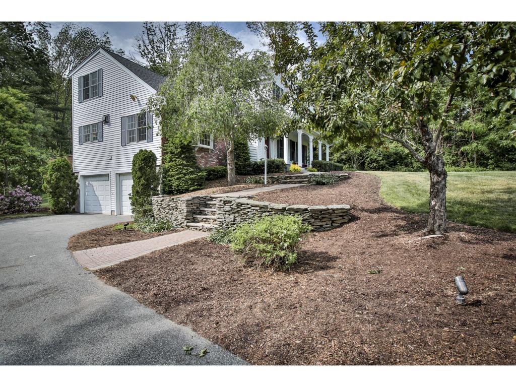 28 Newton Rd, Plaistow, NH 03865