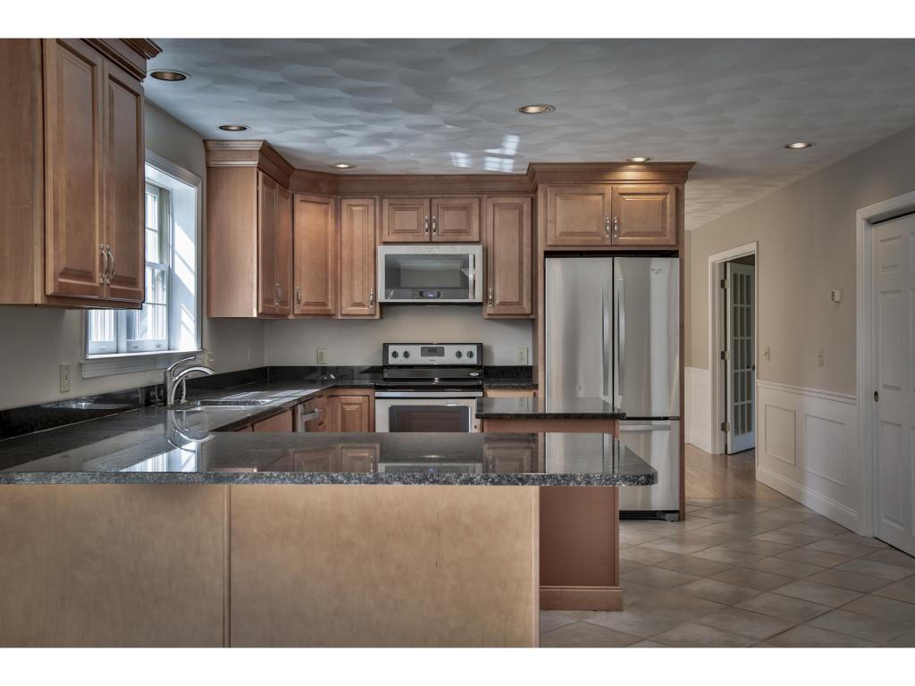 28 Newton Rd, Plaistow, NH 03865