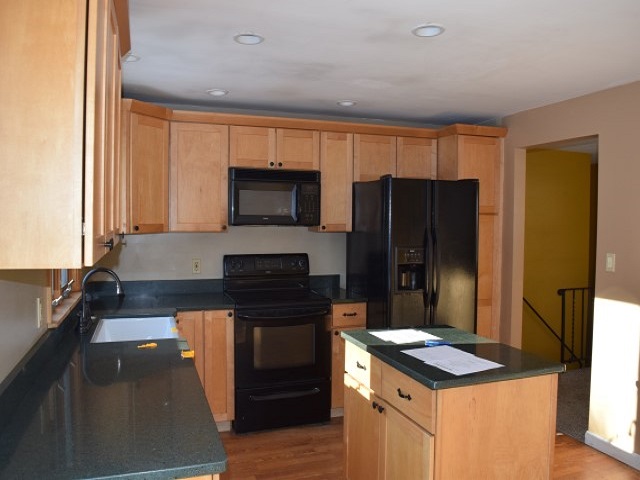 31 Juniper StRochester, NH, 03867Strafford County