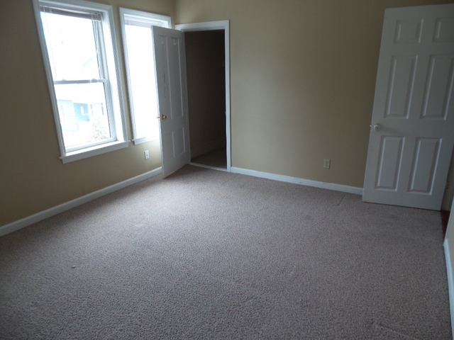 7 Court StRochester, NH, 03867Strafford County
