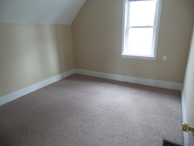 7 Court StRochester, NH, 03867Strafford County