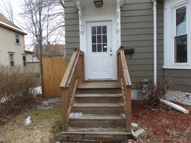 7 Court StRochester, NH, 03867Strafford County