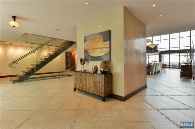 1040Arcadian Way, Fort Lee, NJ 07024