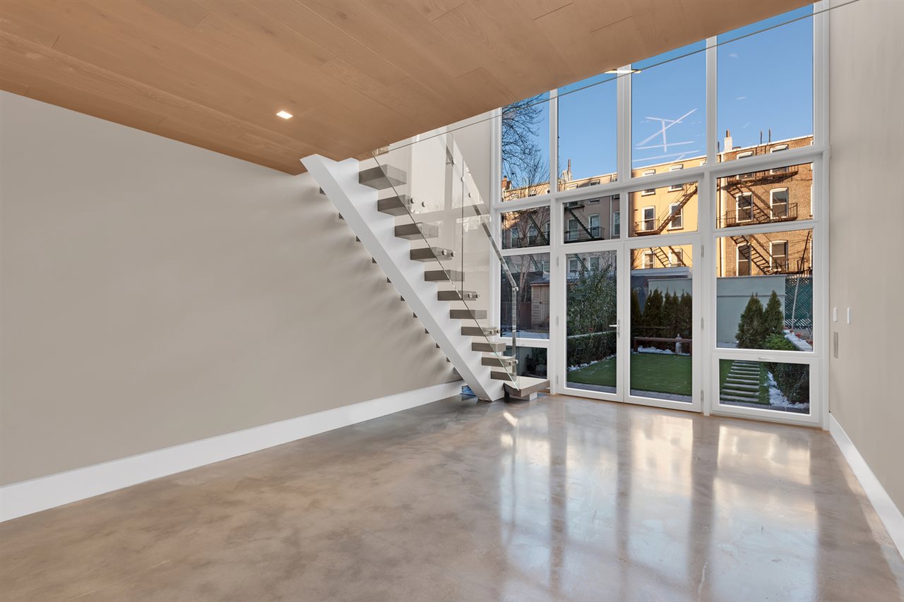 707 PARK AVE, Hoboken, NJ 07030