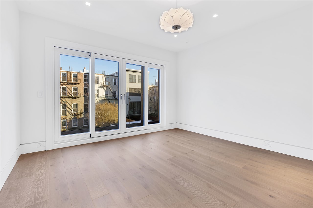 707 PARK AVE, Hoboken, NJ 07030