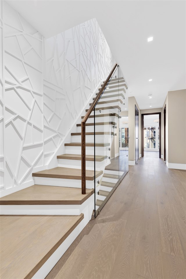 707 PARK AVE, Hoboken, NJ 07030