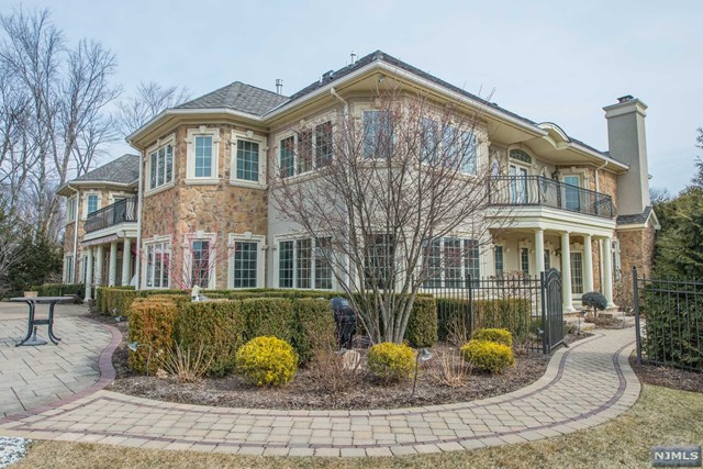 81Force Hill Rd, Livingston, NJ 07039