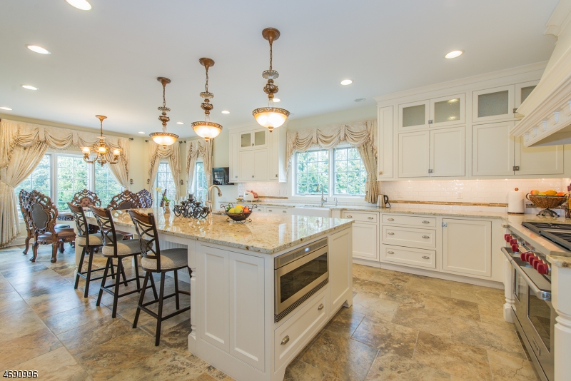 81 FORCE HILL RD, Livingston Twp., NJ 07039