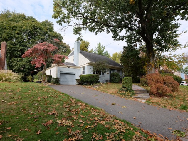 21 Carter RdWest Orange, NJ, 07052Essex County