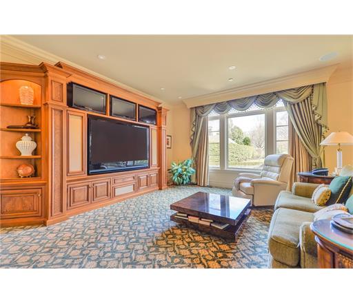 20 Woods Lane, 1227 - Colonia, NJ 07067